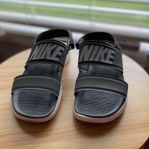 Women Nike sandals